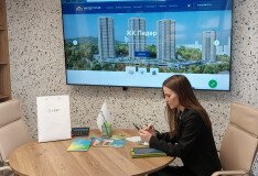 Ипотечный специалист «Сбер Банка» в офисе продаж группы компаний «Мастерстрой ДВ»
